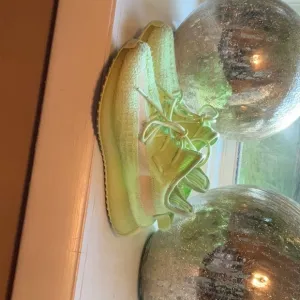💯% AUTHENTIC YEEZY KIDS