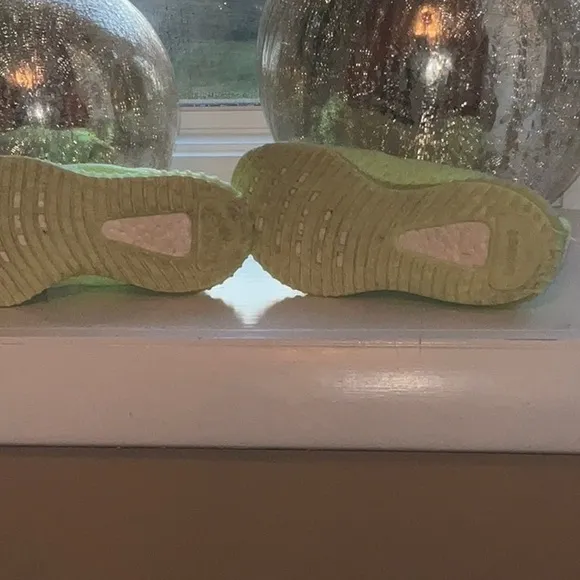 💯% AUTHENTIC YEEZY KIDS