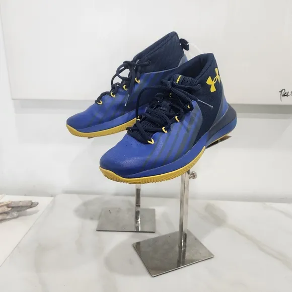 [ UNDER ARMOUR- LOCKDOWN 3 GS- &quot; ROYAL TAXI &quot; boys size 3.5 Sneaker