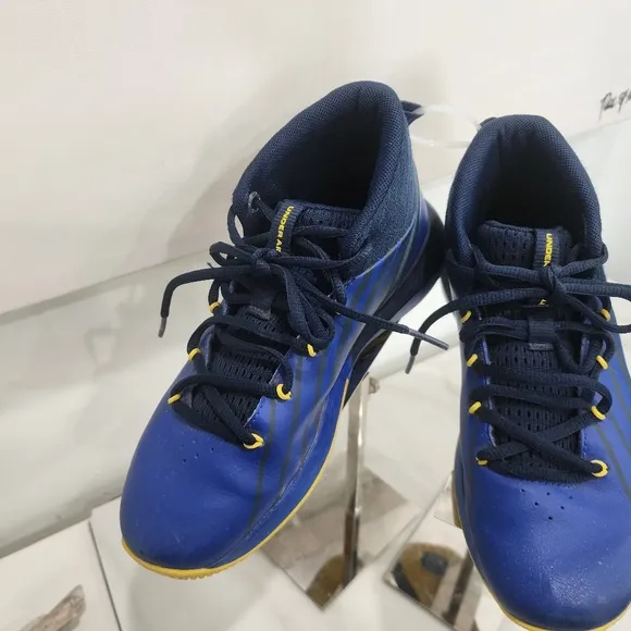 [ UNDER ARMOUR- LOCKDOWN 3 GS- &quot; ROYAL TAXI &quot; boys size 3.5 Sneaker