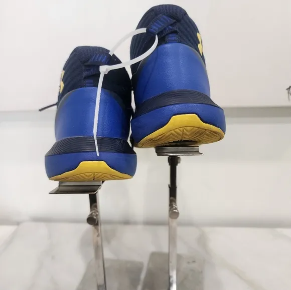 [ UNDER ARMOUR- LOCKDOWN 3 GS- &quot; ROYAL TAXI &quot; boys size 3.5 Sneaker