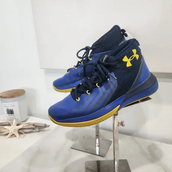 [ UNDER ARMOUR- LOCKDOWN 3 GS- &quot; ROYAL TAXI &quot; boys size 3.5 Sneaker