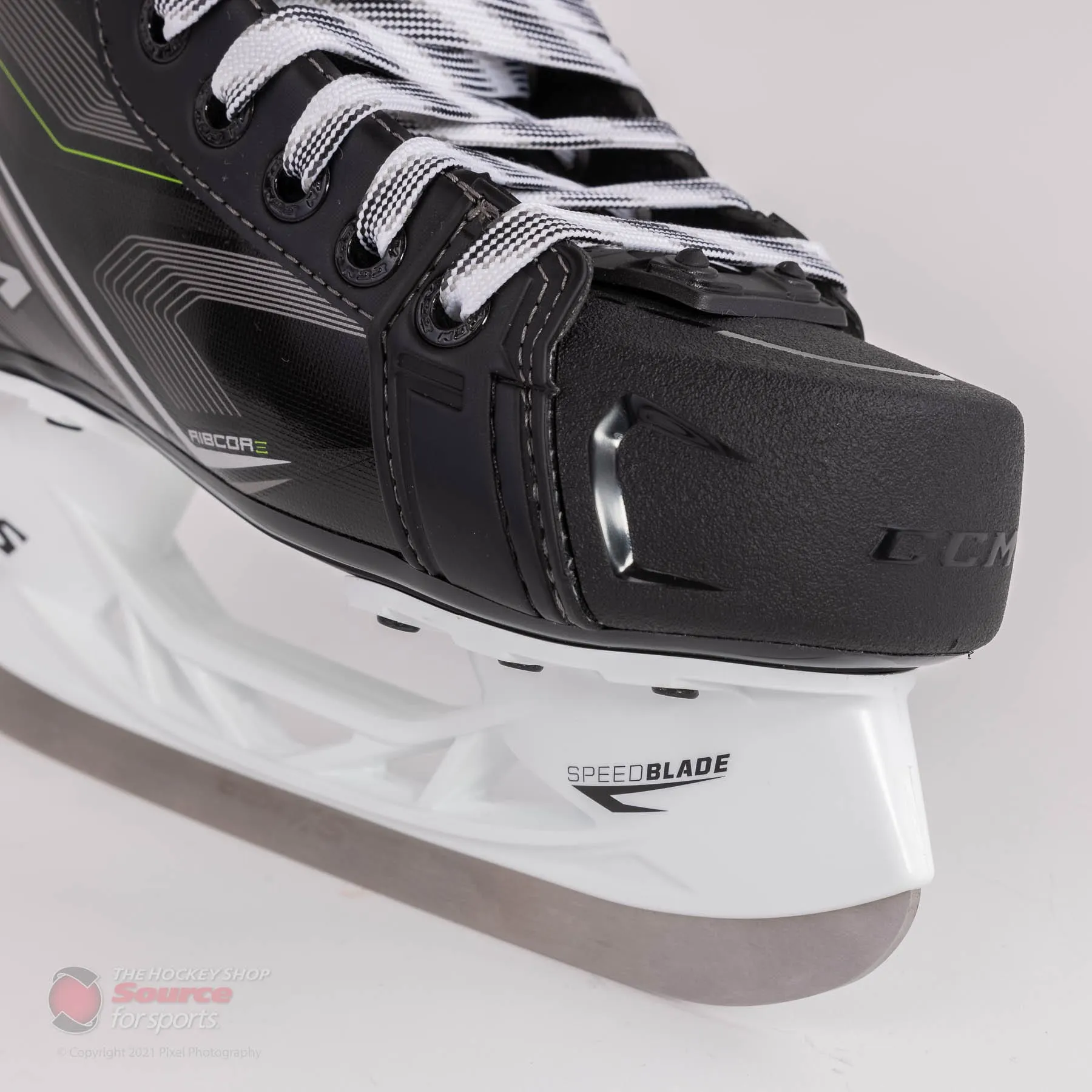 CCM RIBCOR 88K Junior Hockey Skates