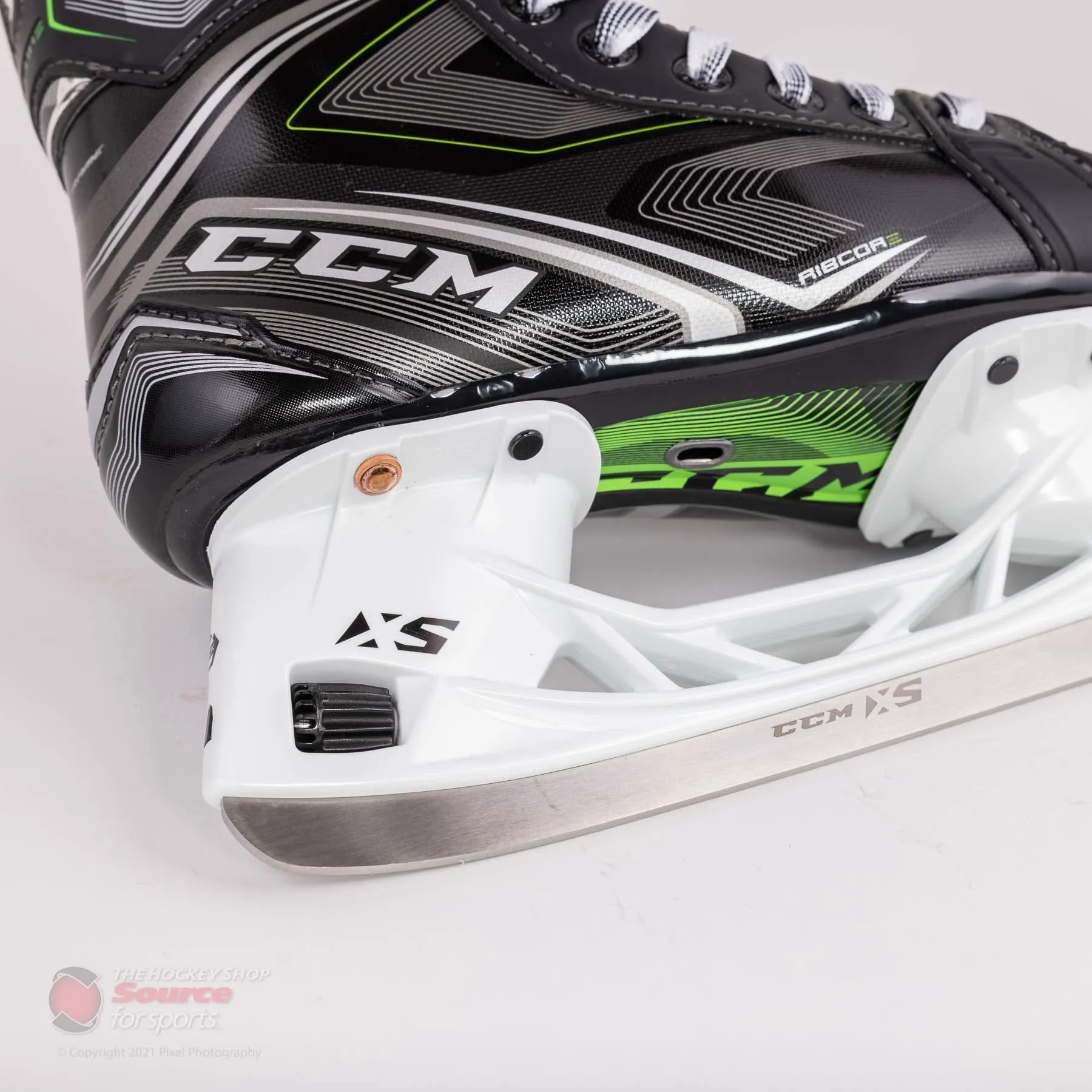 CCM RIBCOR 88K Junior Hockey Skates