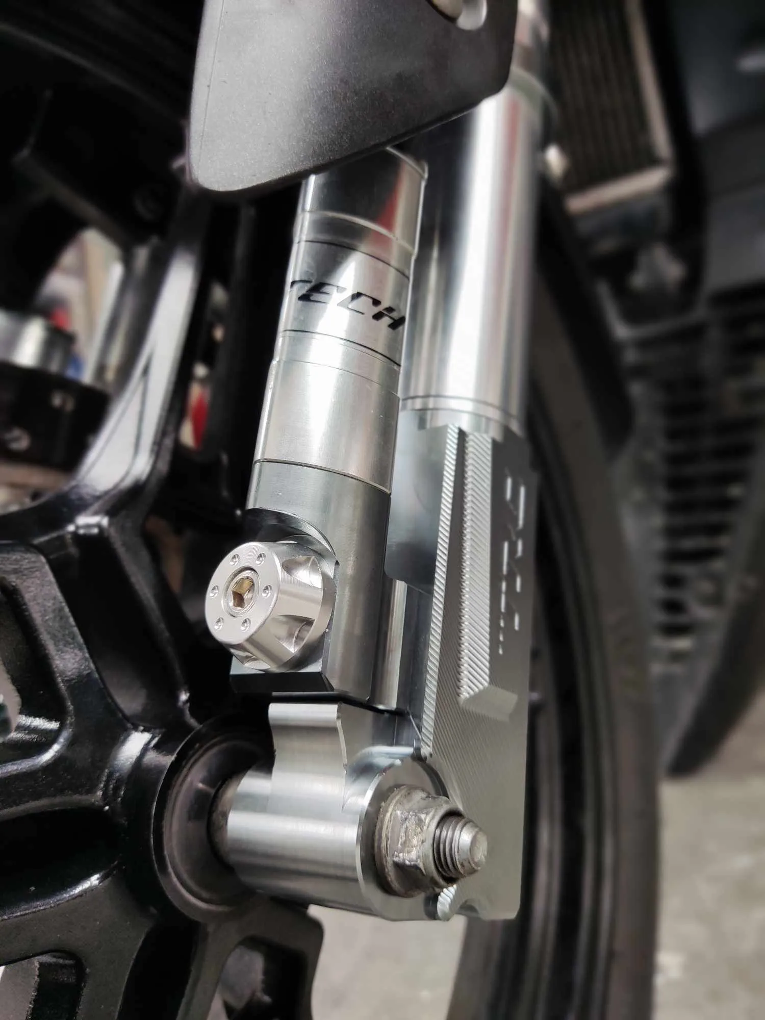 E - TRC S-TECH CNC FRONT SHOCK SNIPER 155 (SILVER)