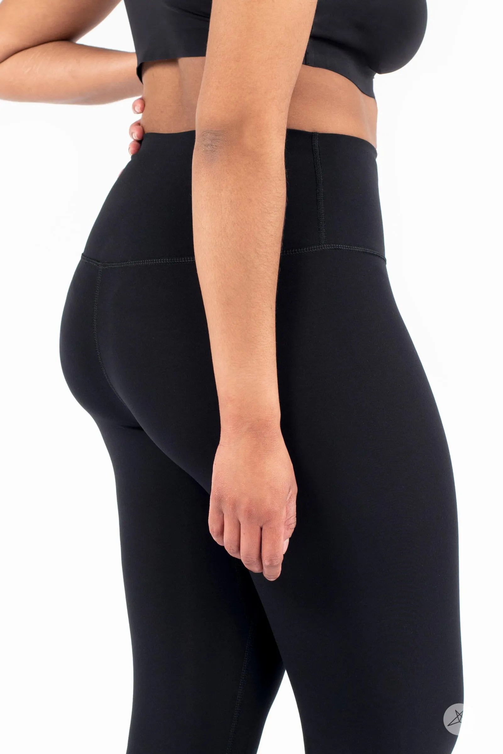 Free Motion Crops Black