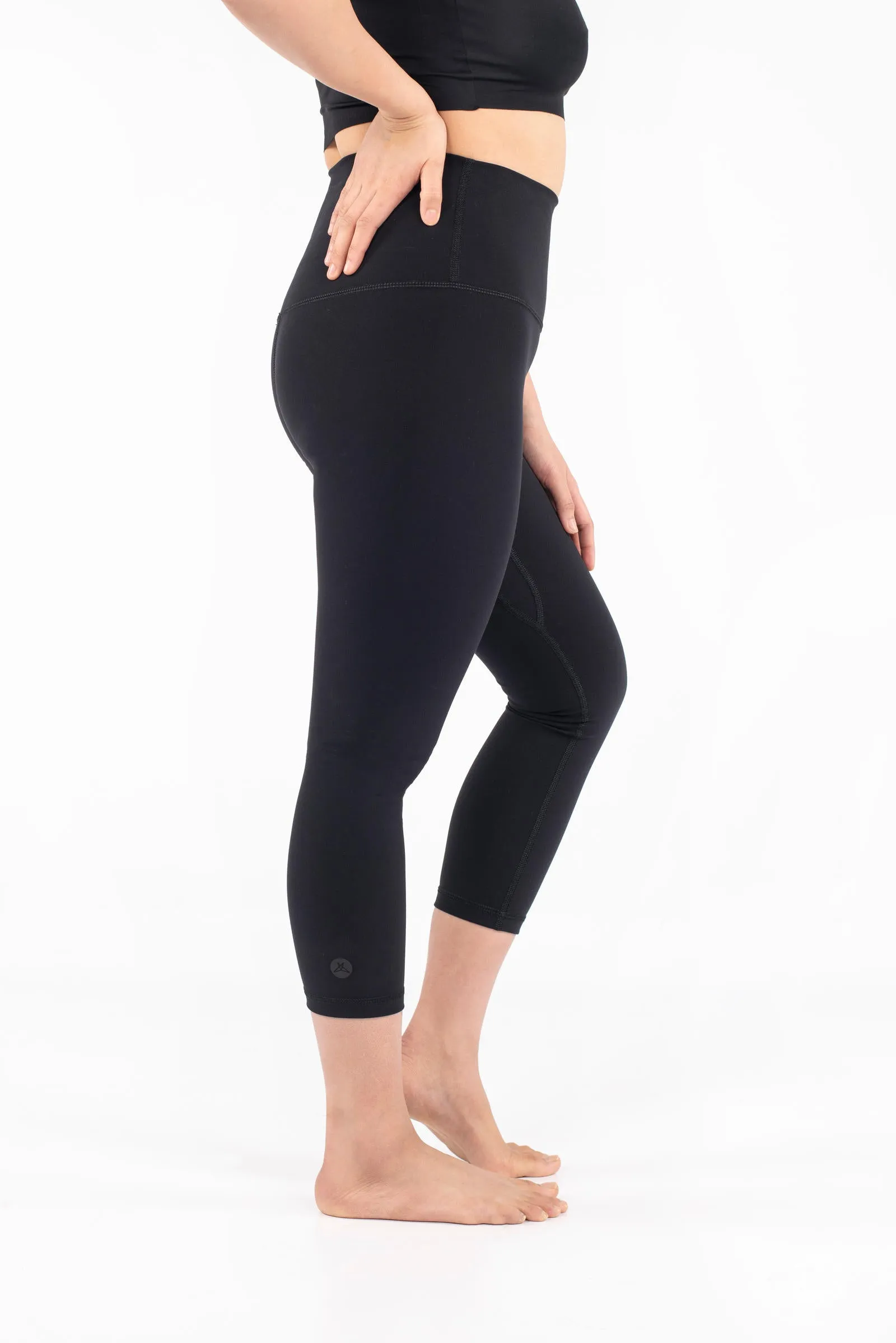Free Motion Crops Black