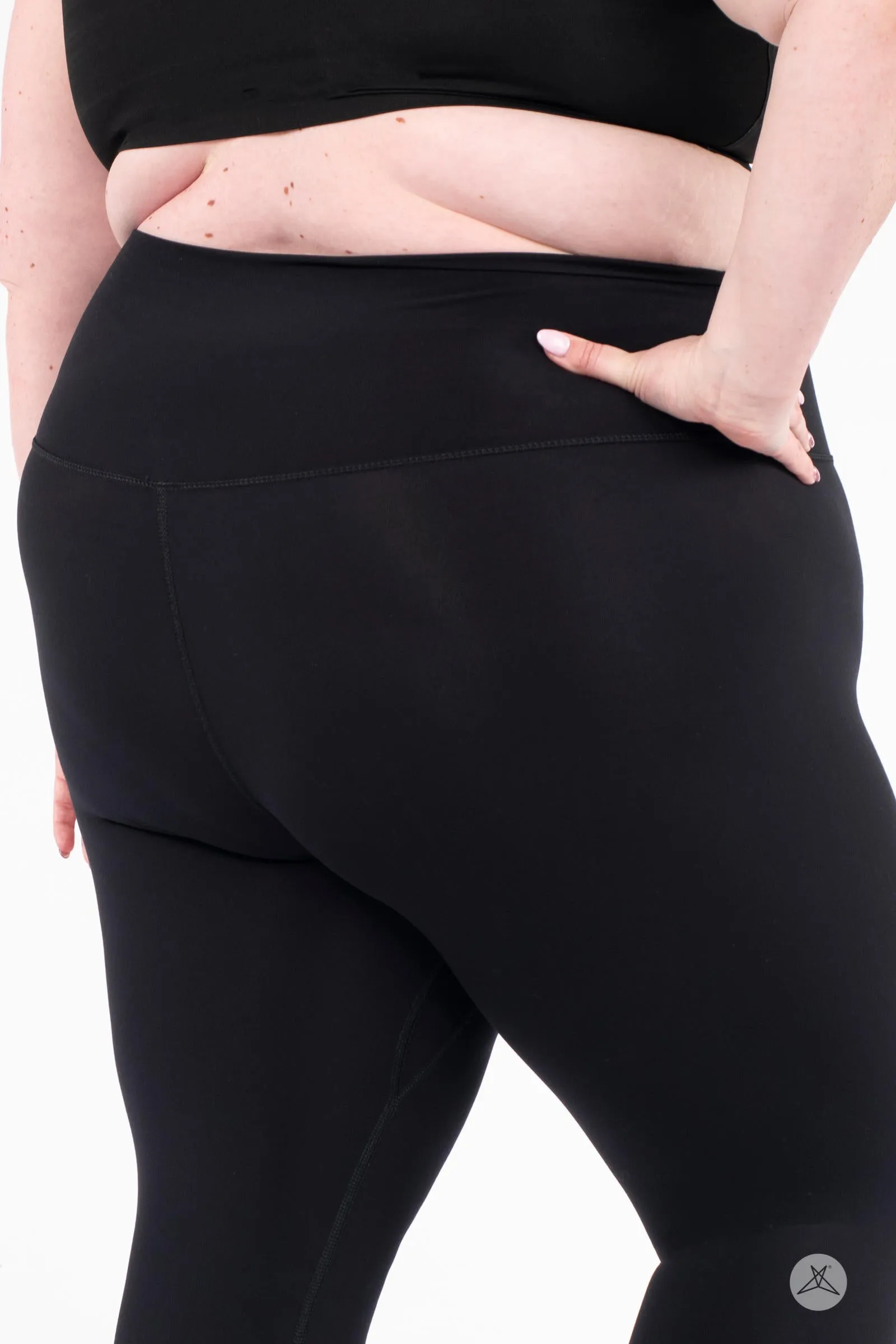 Free Motion Crops Black