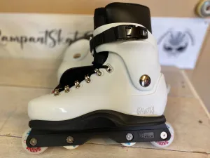 GAWDS - TEAM MODEL - WHITE SKATES - comes with 4 colour dye kit