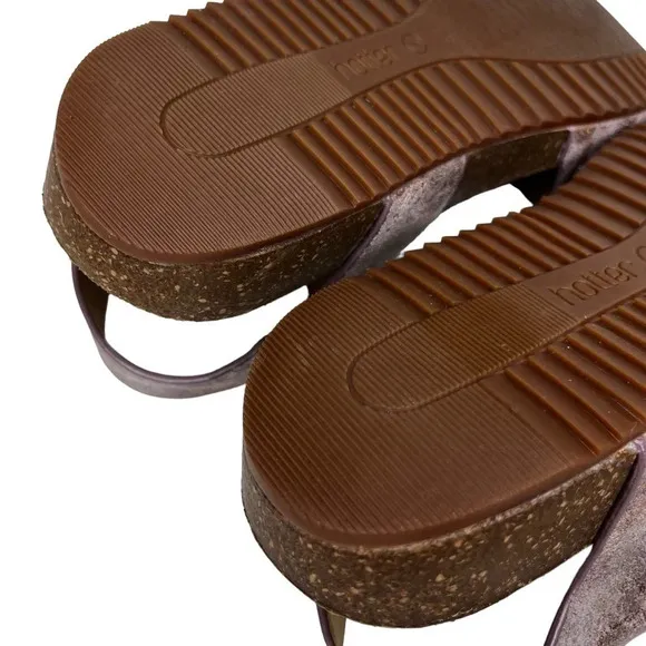 Hotter NWOT Tourist Leather Rose Gold/Pink Cork Bed Buckle Sandal Size 9