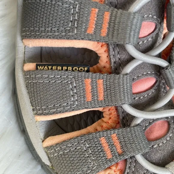 Keen Newport Hydro Closed Toe Sport Sandal Hiking Magnet / Coral Size 5