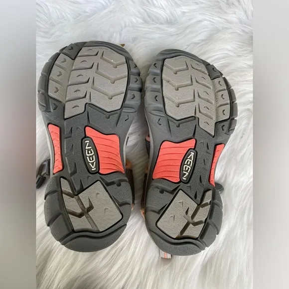 Keen Newport Hydro Closed Toe Sport Sandal Hiking Magnet / Coral Size 5