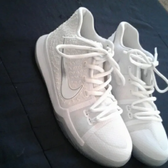 Kyrie irving shoes by nike