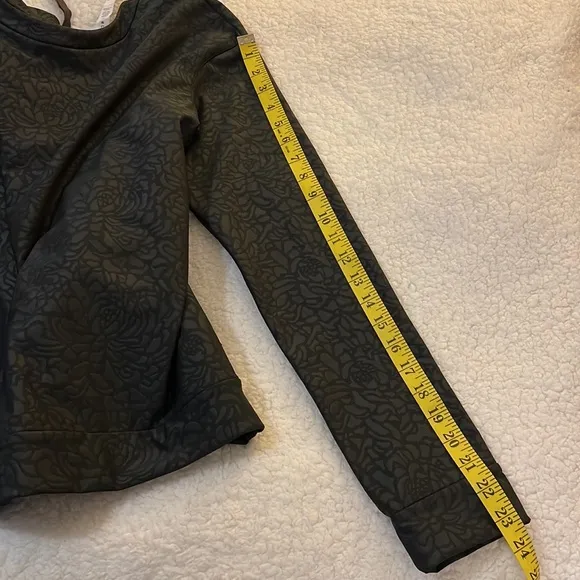 Lululemon Departure Top Long sleeves Crew Neck Sweater NWT