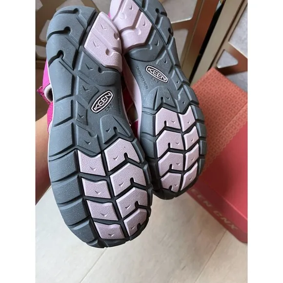 New KEEN SEACAMP II CNX SANDAL BERRY PINK YOUTH big birls  6 or WOMEN 7.5