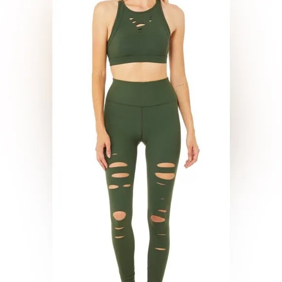 NWOT Alo Yoga Ripped Warrior Sports Bra Size S Forest Green