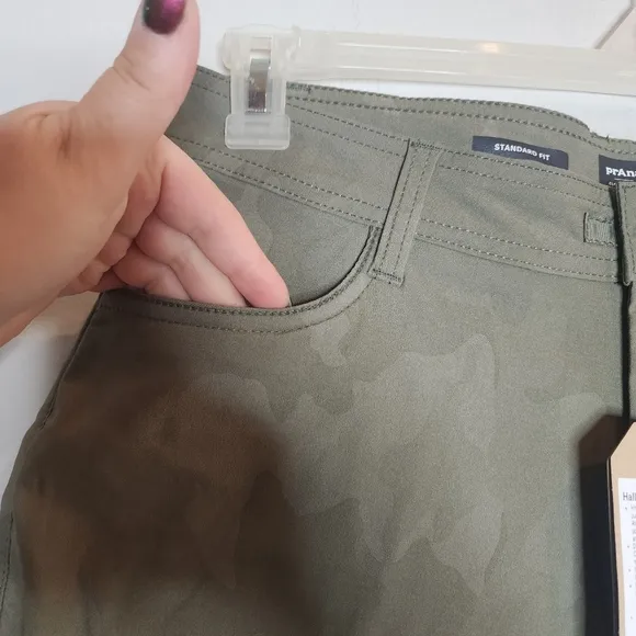 NWT Prana Halle ll 7&quot; Sage Green Camo Shorts Size 4