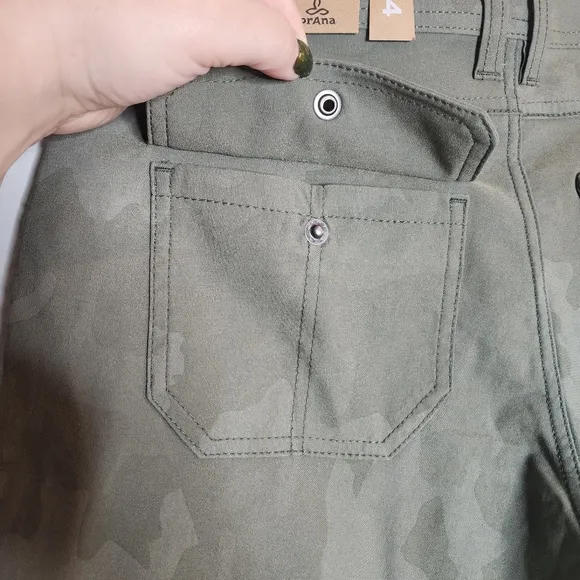 NWT Prana Halle ll 7&quot; Sage Green Camo Shorts Size 4