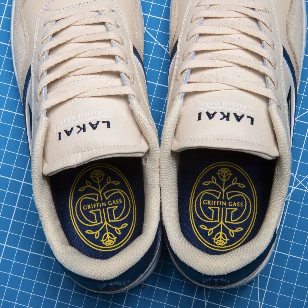 Terrace - Cream/Navy Suede