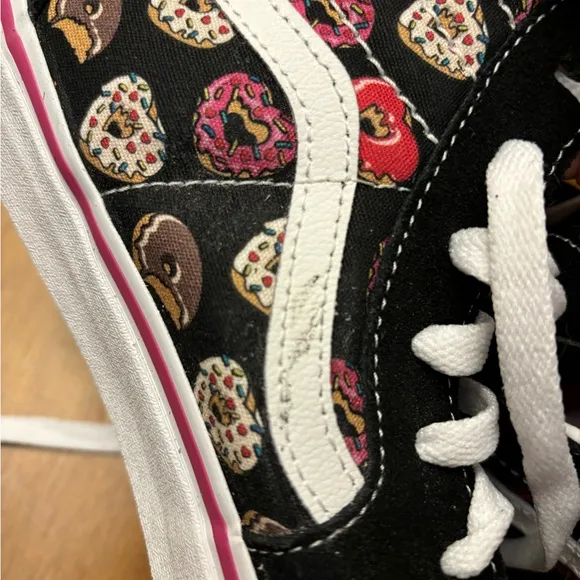 Vans Kids Sk8 Donuts Heart Hi Top Sneaker Shoes Size 6 US Juniors