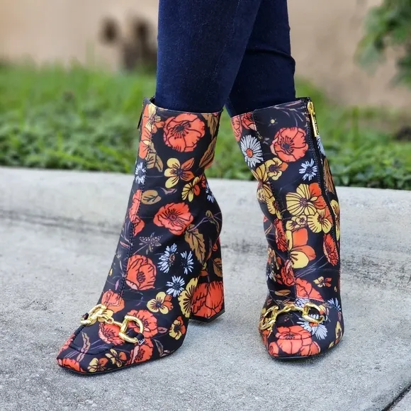 Women Flower Print Square Toe Chain Bit Buckle Block Heel Bootie