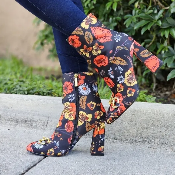 Women Flower Print Square Toe Chain Bit Buckle Block Heel Bootie